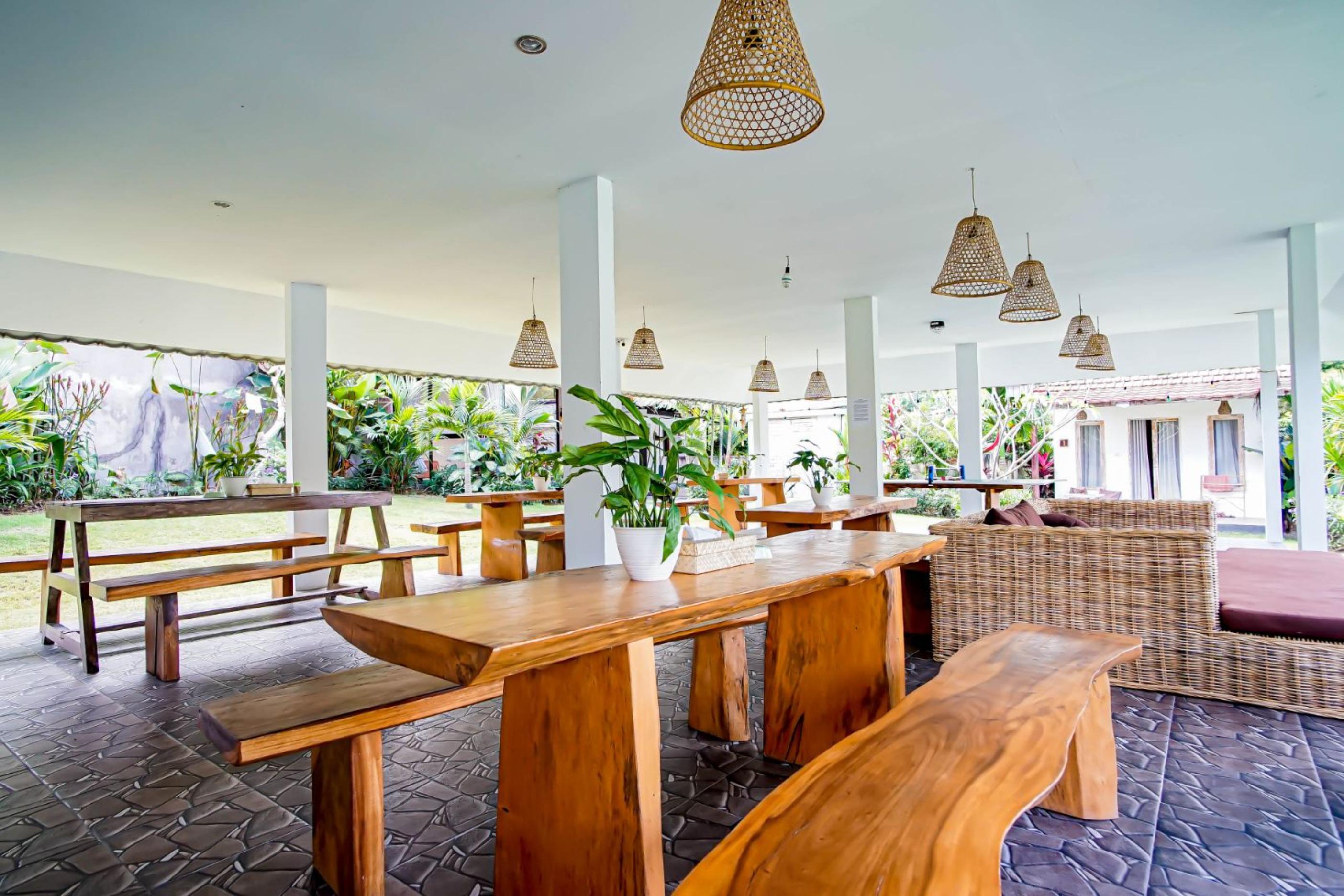 Agung Wiwin Homestay & Restaurant Mengwi Exterior photo