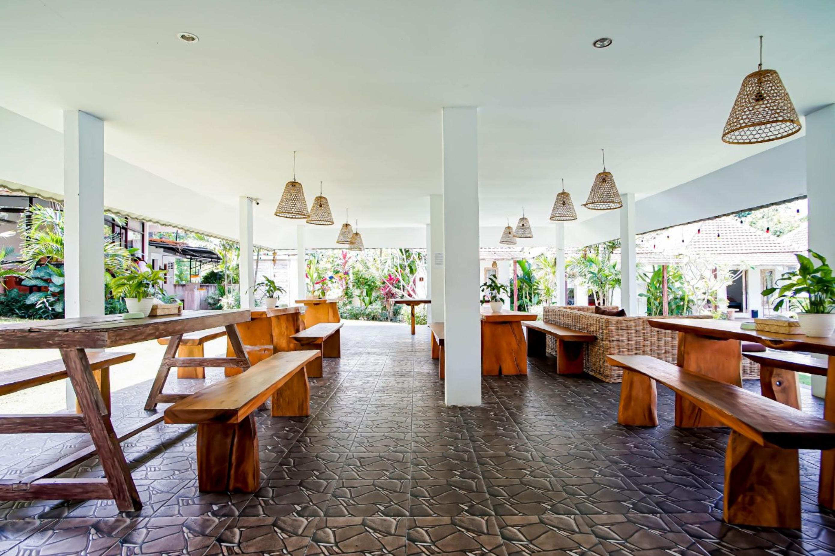 Agung Wiwin Homestay & Restaurant Mengwi Exterior photo